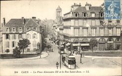 CPA Caen La Place Alexandre lll et la Rue St Jean Tramway