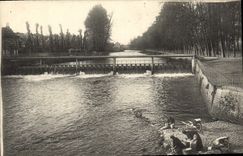 CPA Caen Les ecluses de l'Orne Lavandieres