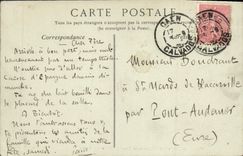 CPA Caen Le Port et l'Eglise de la Trinite Abbaye aux Dames Bateau