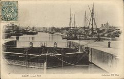 CPA Caen Le Port Bateaux