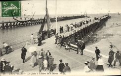 CPA Trouville Les Jetees a l'Heure de la Maree 