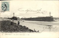 CPA Trouville Les Jetees a Maree basse 