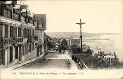 CPA Trouville la Reine des Plages Vue generale 