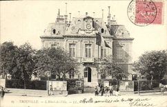 CPA Trouville L'Hotel de Ville 