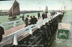 CPA Trouville Les Jetees Pendant la Maree Bateaux