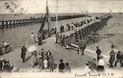 CPA Trouville les jetees a l'heure de la maree Bateau