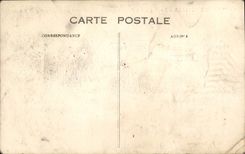 CPA Trouville La reine des plages sortie de barque de peche par gros temps Bateau