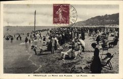 CPA Trouville la reine des plages la plage