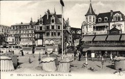 CPA Trouville La plage et la rue de paris