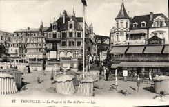 CPA Trouville La plage et la rue de paris