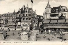 CPA Trouville La plage et la rue de paris