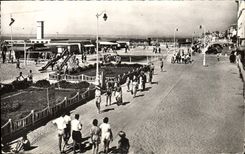 CPM Trouville la Promenade