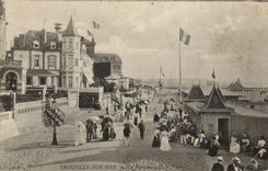 VINTAGE POSTCARD Trouville the walk of the beach