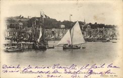 CPA Trouville Sur mer l'avant port vue prise de le jetee de Deauville Bateaux