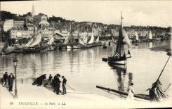 CPA Trouville Le port Bateaux