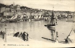 CPA Trouville Le port Bateaux