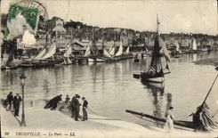 CPA Trouville Le port Bateaux