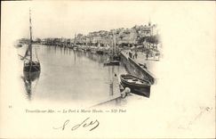 CPA Trouville Le port a maree haute Bateaux