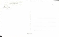 MODERN CARD Trouville Effects of waves to the esplanade of the black rocks