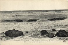 VINTAGE POSTCARD Trouville On sea rising sea by a strong gale