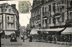 CPA Trouville La rue des bains