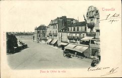 CPA Trouville Place de l'hotel de ville