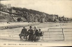 CPA Trouville vue Prise de la jetee promenade
