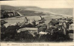 CPA Trouville vue generale vers le port et Deauville