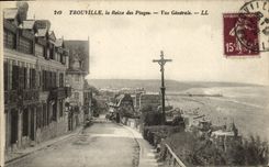 CPA Trouville la reine des plages vue generale