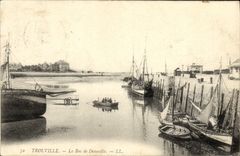 CPA Trouville Le bac de Deauville Bateaux