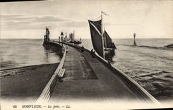 CPA Honfleur La Jetee Bateaux