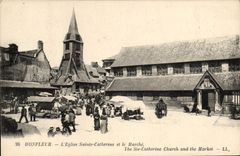 CPA Honfleur L'Eglise Sainte Catherine et le Marche