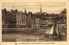 VINTAGE POSTCARD Honfleur the Quay co. Catherine the Old houses Boats