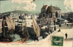 CPA Honfleur La Lieutenance et le Port Bateaux 