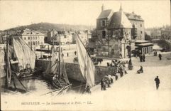 CPA Honfleur La Lieutenance et le Port Bateaux