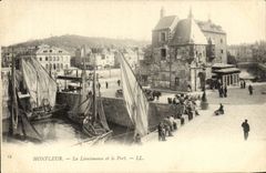 CPA Honfleur La Lieutenance et le Port Bateaux