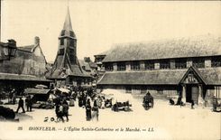 CPA Honfleur L'Eglise Saint Catherine et le Marche