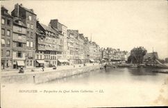 CPA Honfleur Prespective du Quai Sainte Catherine