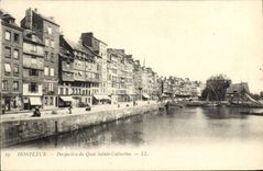CPA Honfleur Prespective du Quai Sainte Catherine