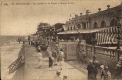 VINTAGE POSTCARD Houlgate the Casino and the Dam has High tide