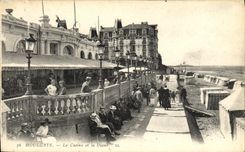 CPA Houlgate Le Casino et le Digue 