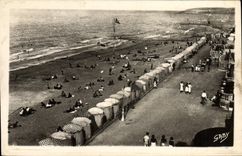 VINTAGE POSTCARD Houlgate the Beach as the crow flies