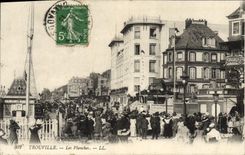 CPA Trouville Les Planches 