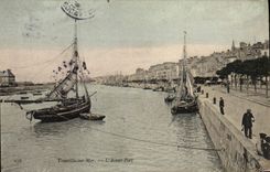 CPA Trouville sur Mer L'Avant Port Bateaux
