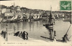 CPA Trouville Le Port Bateaux