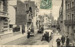 CPA Trouville La Rue Victor Hugo Automobile