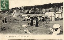 CPA Trouville Les villas et la plage