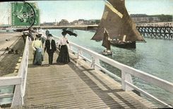 VINTAGE POSTCARD Trouville the pier Boat