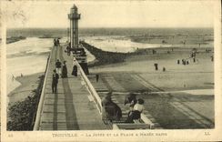CPA Trouville La jetee et la plage a maree basse