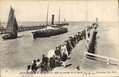 CPA Trouville Les jetees au moment de la maree Bateaux